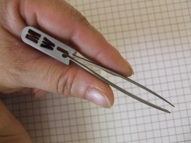 Tweezers